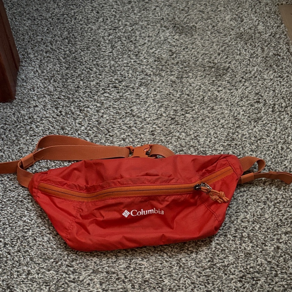 Columbia orange packable hip pack